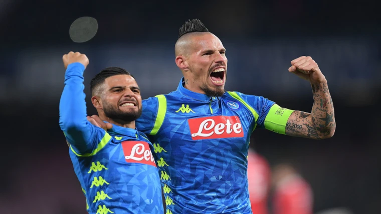 Insigne e Hamsik esultano