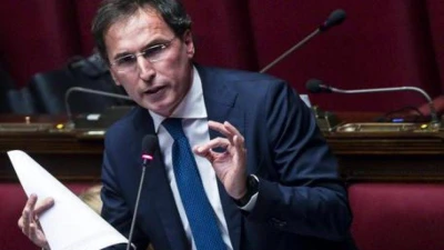 Coronavirus, Boccia: "Posticipare il coprifuoco la notte di Natale? Presto per dirlo"