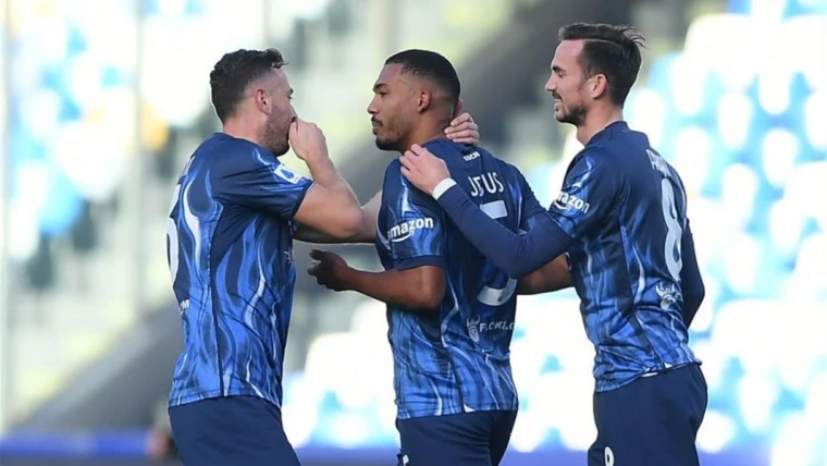 Napoli, nel nuovo contratto di Juan Jesus c'è una clausola. Ecco quale