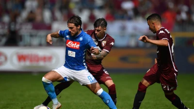 Napoli, recuperato Verdi: l'ex Bologna in gruppo nella seduta mattutina