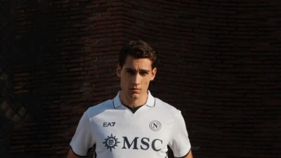 Napoli, svelata la nuova divisa away: total white dallo stile raffinato
