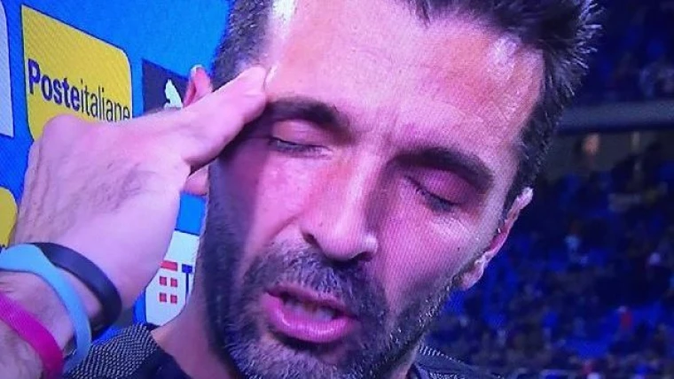 Buffon in lacrime: "Dispiace per il movimento calcistico, poteva essere importante a livello sociale"