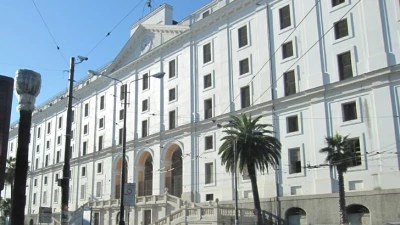 Il Real Albergo dei Poveri sarà messo a disposizione dei senzatetto: la solidarietà di Napoli!