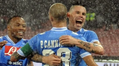 HAMSIK A CANNAVARO: "UN VERO ONORE PRENDERE LA TUA FASCIA, GRAZIE!"