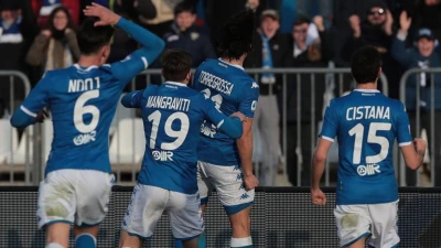 Serie B, Cosenza salvo e Brescia in C. La gara, la sospensione, la rabbia dei tifosi delle rondinelle