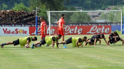 Doppia seduta di allenamento per il Napoli: si rivede Albiol