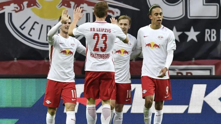 EURORIVALI - Il Lipsia batte lo Schalke, lo sorpassa e scaccia la crisi