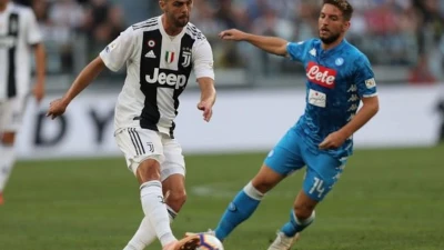 FOTO - Napoli-Juve è 'Galà Real', che show al San Paolo