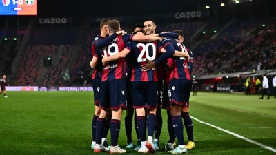 Champions League, giornata di tensione per i tifosi del Bologna: scontri sugli spalti e allarme bomba a Birmingham