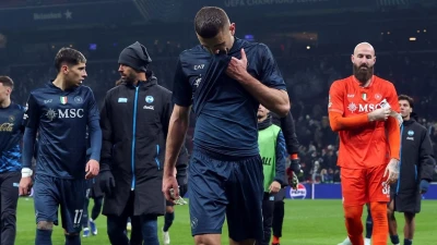 Napoli, Conte in crisi: infortuni e crollo a Torino minacciano una stagione surreale