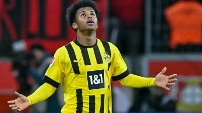 Borussia Dortmund, Adeyemi nei guai: maxi-multa per armi non dichiarate