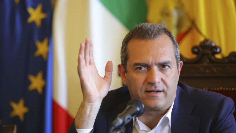 De Magistris: "Crediamo allo scudetto. Su Bagnoli vi dico che c’è una grossa novità…"
