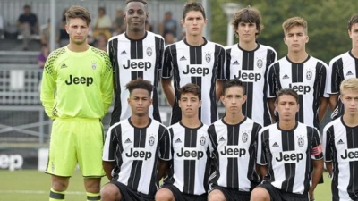Cori discriminatori contro Napoli: squalificati 25 Under 16 della Juve!