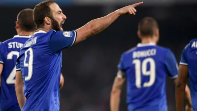 RETROSCENA - SCINTILLE IN CAMPO TRA HIGUAIN-INSIGNE-MERTENS