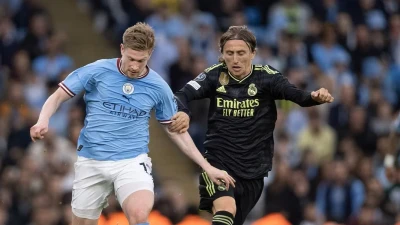 Modric e De Bruyne, i “vecchietti terribili” che illuminano Milan-Napoli