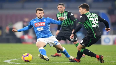 Amin Younes in azione contro il Sassuolo