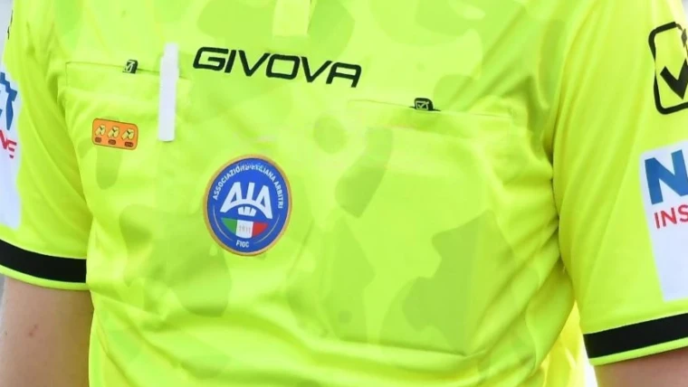 Arbitri, Inter-Napoli, la sfida passa da Doveri: precedenti, numeri e polemiche che pesano. Le designazioni arbitrali
