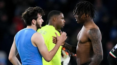 Milan, il futuro di Leao resta un rebus: possibile scenario alla Osimhen