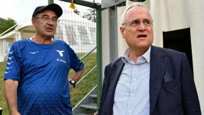 Calciomercato Lazio, Sarri in cerca di un esterno: il club esplora le ipotesi