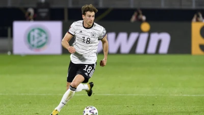 Napoli, Goretzka tra sogno e attesa: il Barcellona di Flick frena l’assalto azzurro