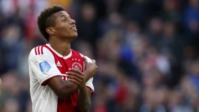 Napoli, Neres è arrivato in città: si attende l'ufficialità