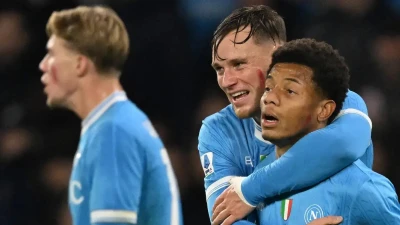 Ptosi congenita: perché Neres e Huijsen hanno gli occhi semichiusi e cosa significa