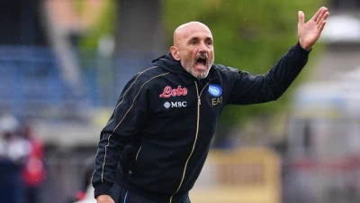 Ultim’ora - Incredibile striscione fuori allo stadio Maradona contro Spalletti