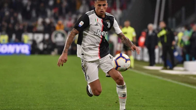 Barcellona, infortunio per Joao Cancelo: i tempi di recupero
