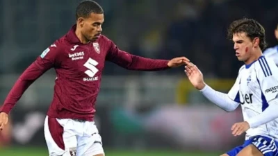 Cyril Ngonge verso l’Espanyol: accordo vicino per il prestito