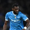 Anguissa resta al centro del progetto Napoli: Allegri lo valuta in ritiro, ma le offerte non convincono il club azzurro