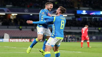 VIDEO - Simpatico siparietto in treno tra Fabian Ruiz e Mertens