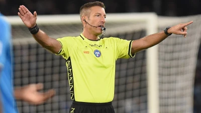 Genoa-Napoli, Massa bocciato dai quotidiani: voto 5 da Gazzetta e Corriere dello Sport, decisivo il Var sui rigori