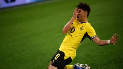 Borussia Dortmund, fiducia totale in Samuele Inacio: rinnovo fino al 2029 per il talento italiano
