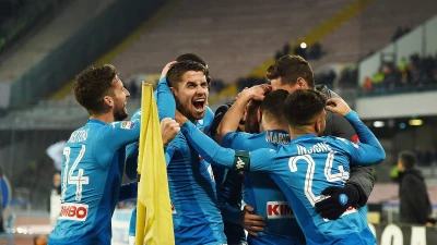 UN NAPOLI CHE NON MOLLA, UN NAPOLI CHE TORNA IN VETTA...