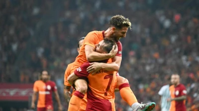 Galatasaray, Mertens infinito: "Non credevo in una stagione così bella, sarebbe insensato smettere adesso"