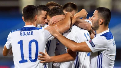 Fiorentina, Dzeko pensa già al Napoli: "Favoriti per lo Scudetto, ma noi ci siamo"