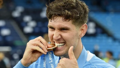 Inter, muro difensivo pronto: arriva John Stones, ma resta aperta la pista Romero