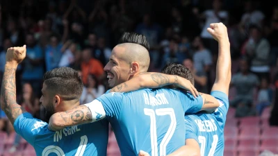 LA UEFA CELEBRA HAMSIK: "COME MARADONA!"