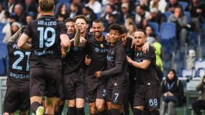 Napoli, grandi oltre le assenze: Conte reinventa la squadra e rilancia il bis Scudetto