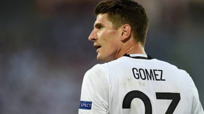 Stoccarda, si ritira l'ex viola Mario Gomez dopo la promozione in Bundesliga