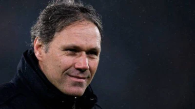 Napoli, Van Basten: "Il club azzurro rubò lo scudetto del 1990. Maradona meraviglioso"
