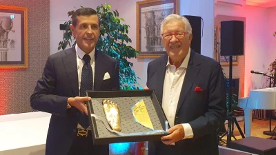Stefano Ceci omaggia Peppino Di Capri: in regalo “il sinistro di Maradona”