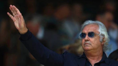 Briatore: "Pirlo? E' come dare una Ferrari a uno che ha solo il foglio rosa"