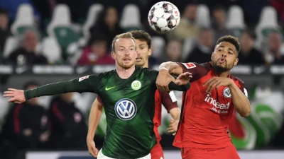 Bundesliga, il Wolfsburg torna ad allenarsi: è polemica sul web