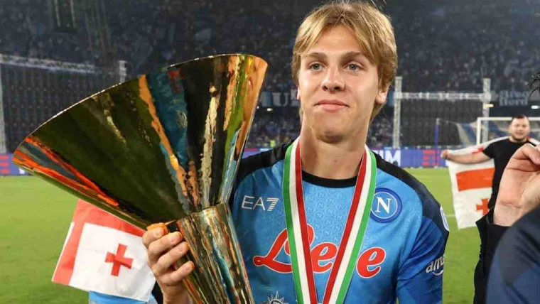 Zerbin via da Napoli, c'è il Frosinone! Si attendono i colpi in entrata