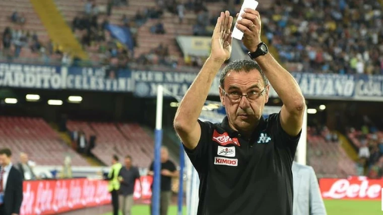 Sarri rivoluziona la comunicazione: 'Allenare questa squadra mi dà gusto, ho sensazioni più positive dell'anno scorso'