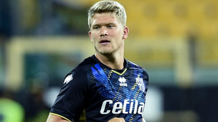 Serie A - Genoa-Parma 1-4, tripletta di Cornelius