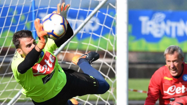 SKY - Napoli-Milan, ballottaggio tra Karnezis e Ospina: la scelta di Ancelotti