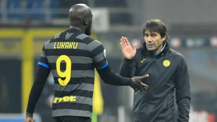 Napoli, in attesa di Osimhen: Conte spera in un doppio colpo di mercato