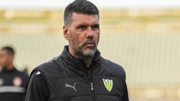 Caos al Tondela, esonerato Cristiano Bacci dopo la lite con il presidente: tensione alle stelle nello stadio João Cardoso